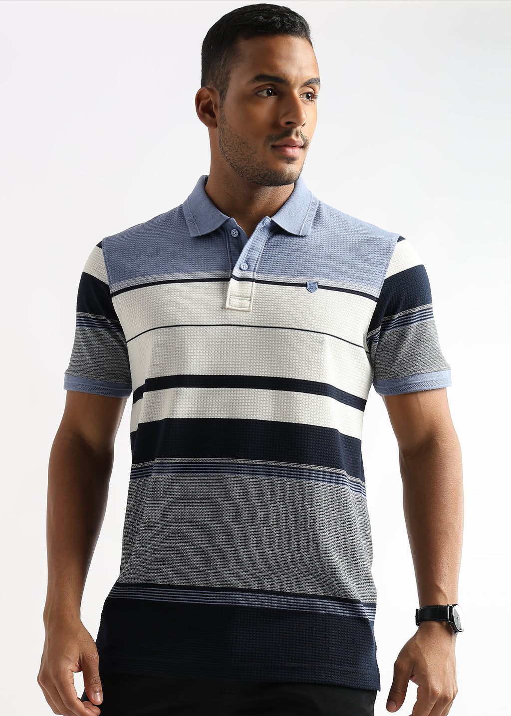 Box Structured Blue and White Stripes