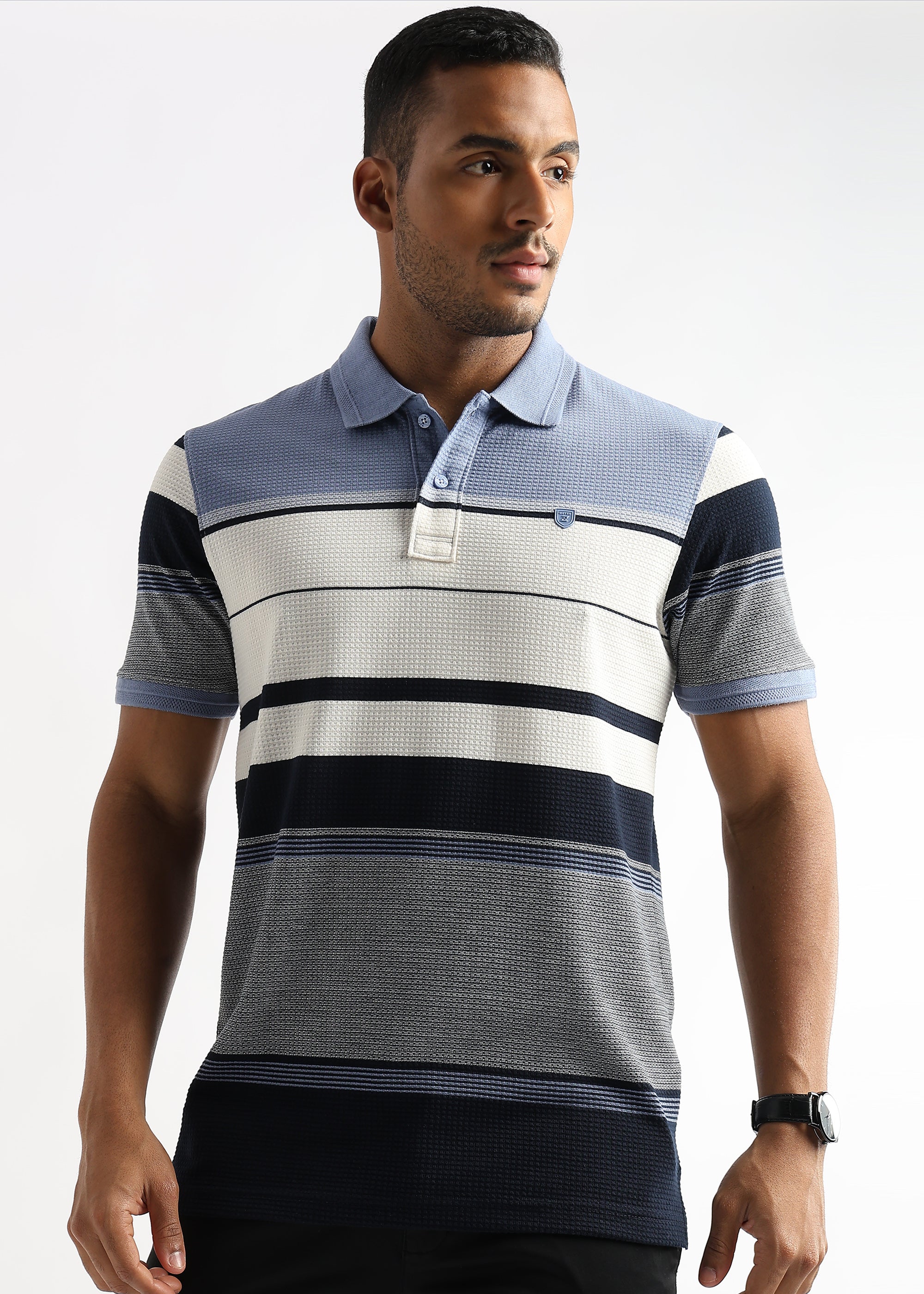 Box Structured Blue and White Stripes
