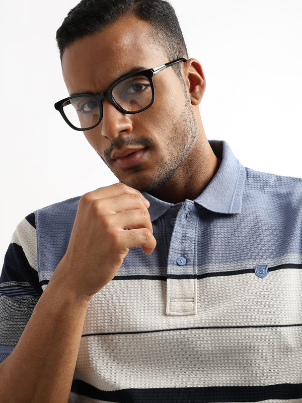 Box Structured Blue and White Stripes