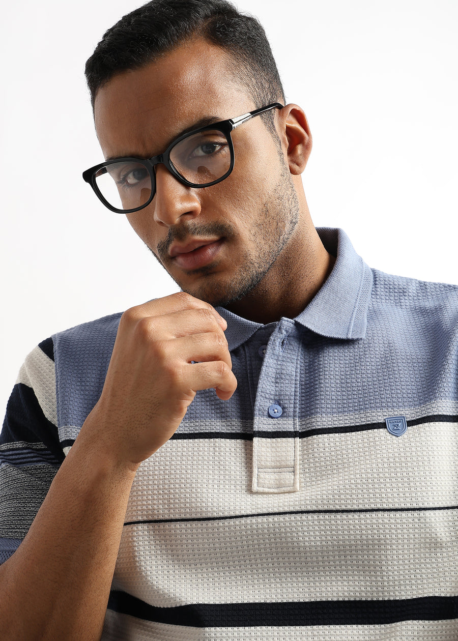 Box Structured Blue and White Stripes