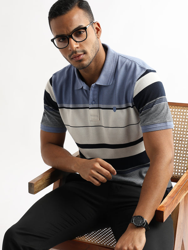 Box Structured Blue and White Stripes