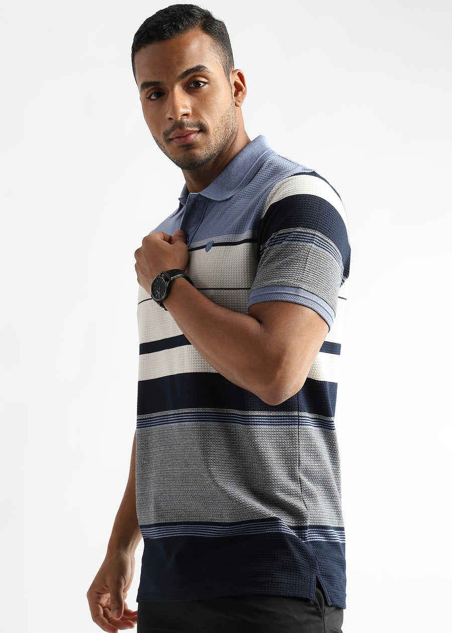 Box Structured Blue and White Stripes