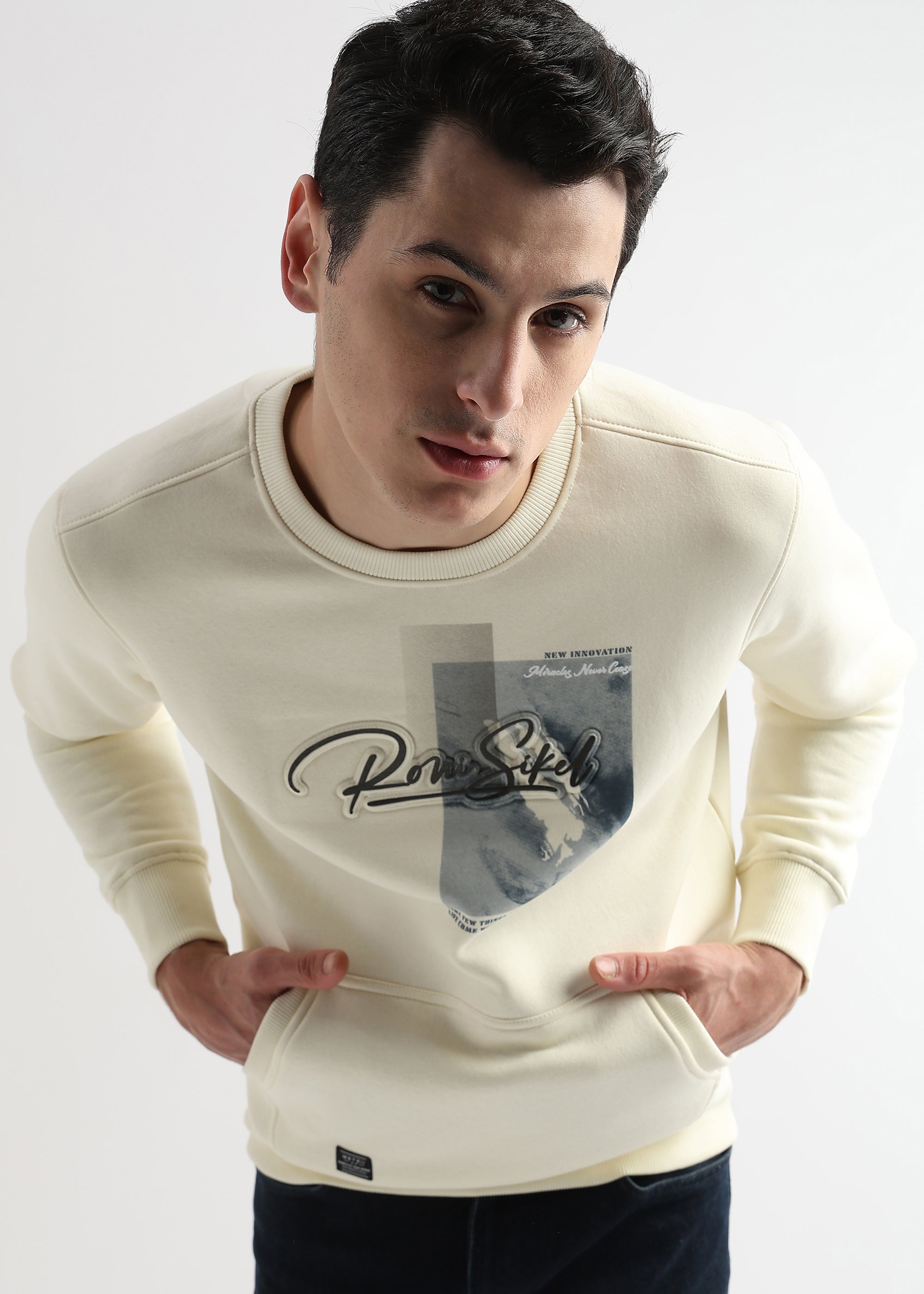 High density emboss print White Asparagus Sweatshirt